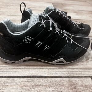 Women’s Adidas Hiking sneaker Terrell-Swift R2 GTX-W size 6 Never Used